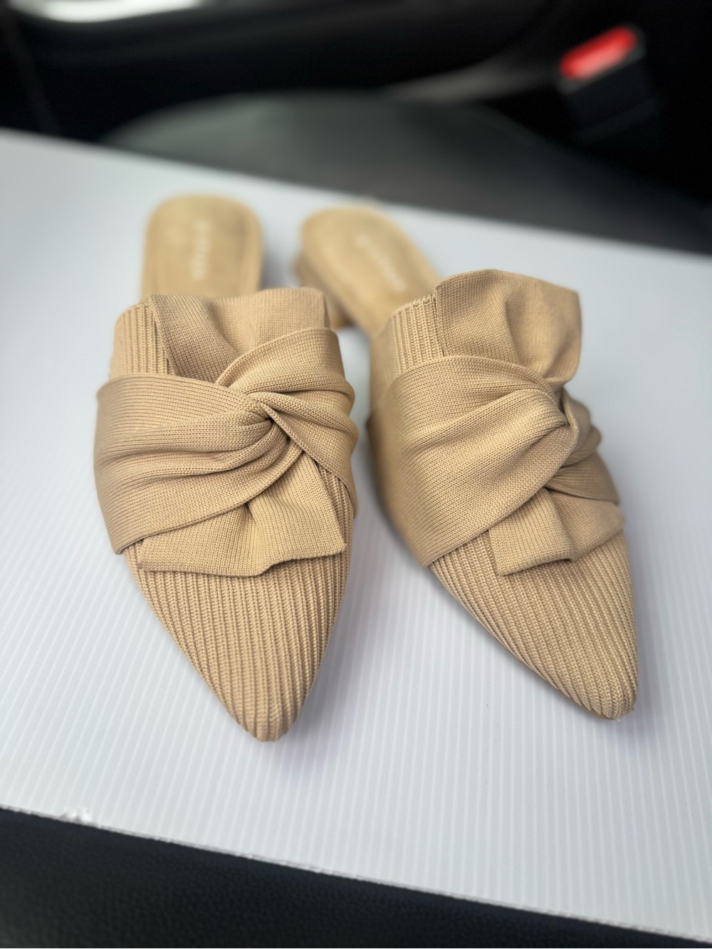 VIVAIA Yaffa Pro Pointed-Toe Knot Mule Sandals in almond size 39 / size 8